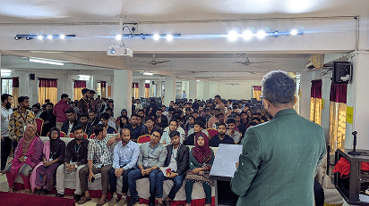 Attend exclusive alumni gatherings